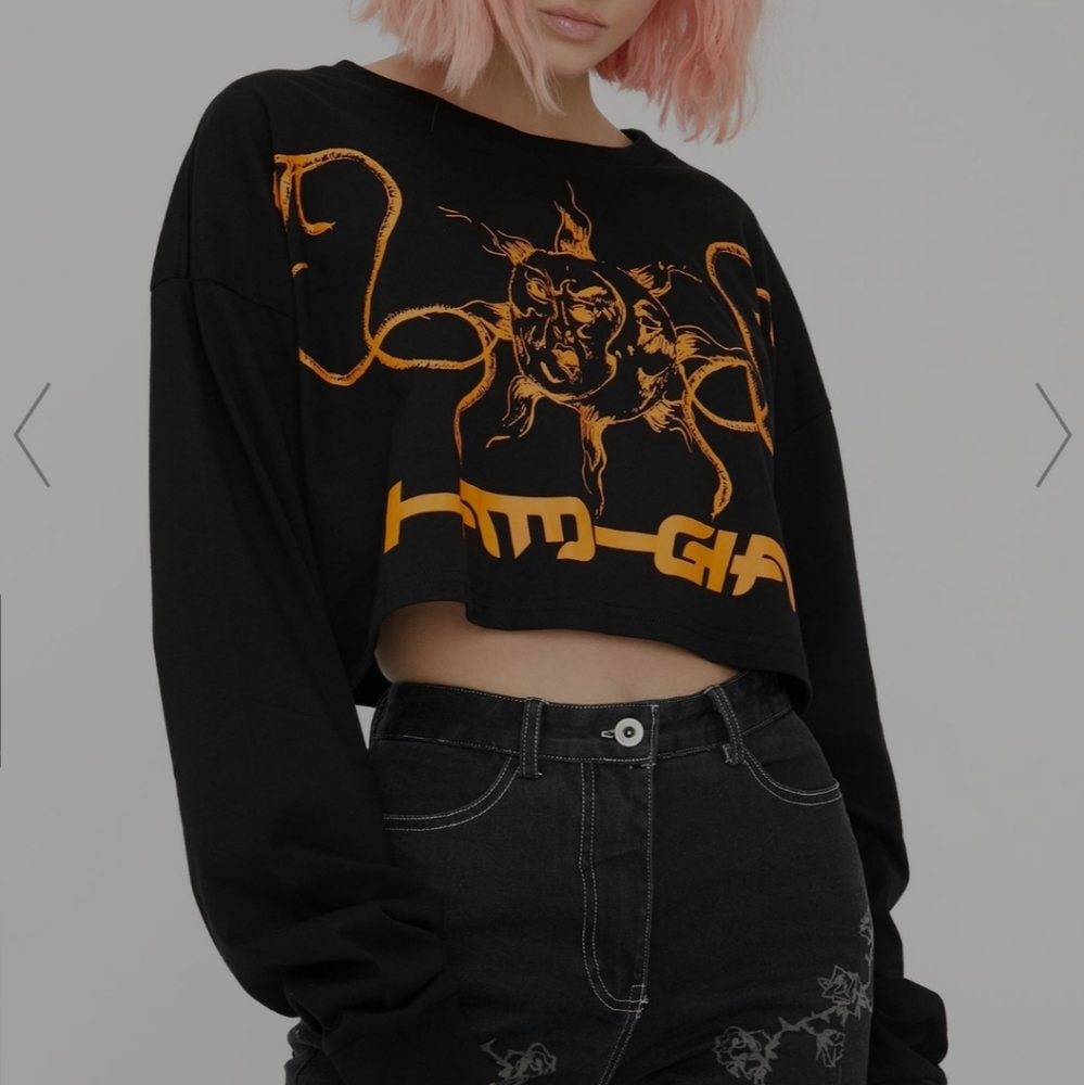 NWT Astrea Long Sleeve Graphic Tee